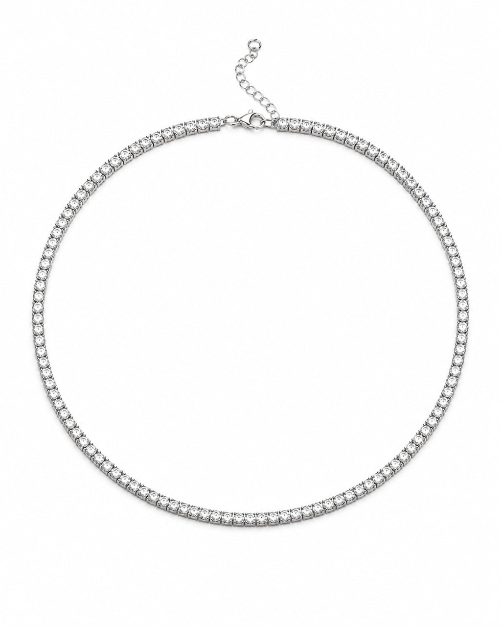 Collar rivière plateado con piedras brillantes, vista frontal sobre fondo blanco